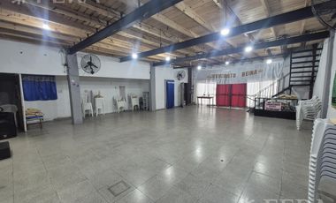Venta local de 216 m2 en Wilde