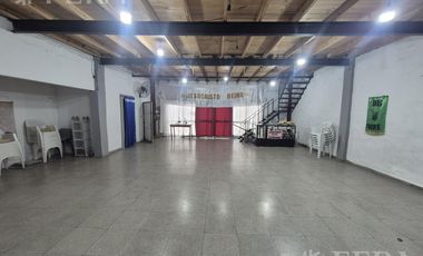 Venta local de 216 m2 en Wilde