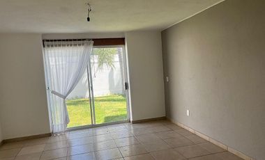 CASA EN PRIVADA BELLAVISTA con amplio jardin