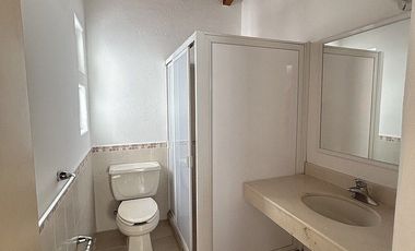 CASA EN PRIVADA BELLAVISTA con amplio jardin