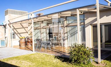 Casa de categoría en venta