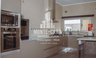 Casa de categoría en venta