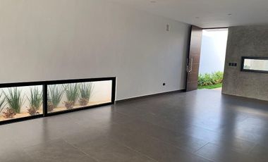 CASA EN RENTA MERIDA, CONKAL, PRIVADA ARBOREA, DISPONIBLE.