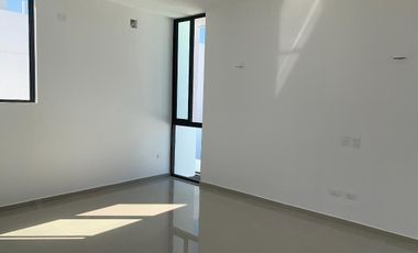 CASA EN RENTA MERIDA, CONKAL, PRIVADA ARBOREA, DISPONIBLE.
