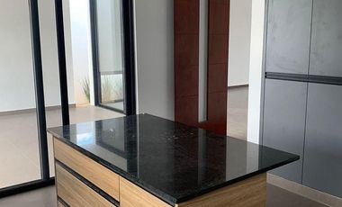 CASA EN RENTA MERIDA, CONKAL, PRIVADA ARBOREA, DISPONIBLE.