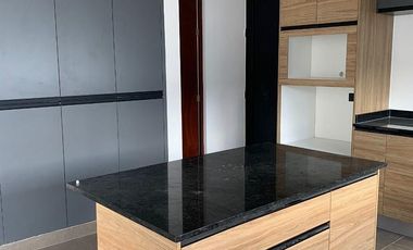 CASA EN RENTA MERIDA, CONKAL, PRIVADA ARBOREA, DISPONIBLE.