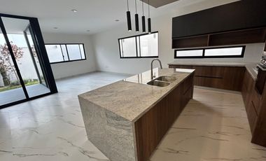 Casa en Residencial El Molino