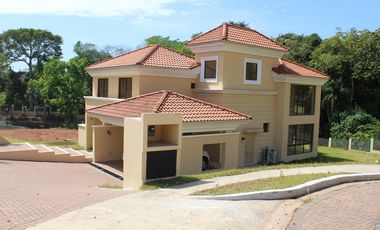 Se vende casa en Clayton, Los Senderos Camino de Cruces