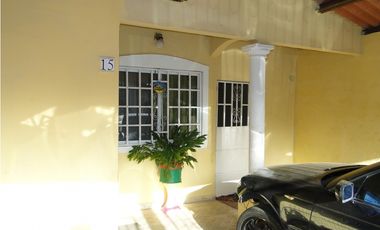 VENTA URB. LAS VERDES ARRAIJAN - 5 REC.