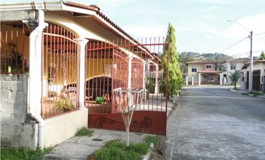 VENTA URB. LAS VERDES ARRAIJAN - 5 REC.