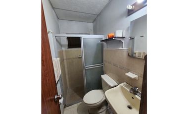 SE VENDE CASA EN ALTOS DE BETANIA CON 3 HABITACIONES TERRAZA Y PATIO
