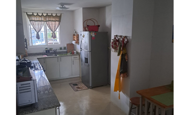 SE VENDE CASA DE 2 NIVELES EN PH BRISAS VILLAGE CON TERRAZA Y PATIO