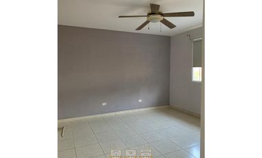 CASA EN VENTA EN VILLA LUCRE CON AMPLIO PATIO (C.P)