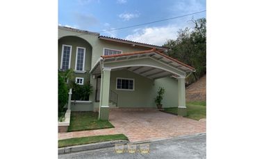 CASA EN VENTA EN VILLA LUCRE CON AMPLIO PATIO (C.P)