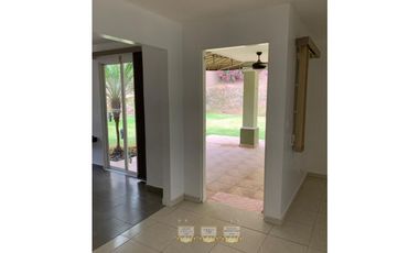 CASA EN VENTA EN VILLA LUCRE CON AMPLIO PATIO (C.P)