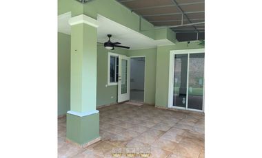 CASA EN VENTA EN VILLA LUCRE CON AMPLIO PATIO (C.P)