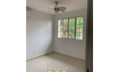 CASA EN VENTA EN VILLA LUCRE CON AMPLIO PATIO (C.P)