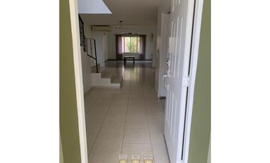 CASA EN VENTA EN VILLA LUCRE CON AMPLIO PATIO (C.P)