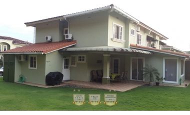 CASA EN VENTA EN VILLA LUCRE CON AMPLIO PATIO (C.P)