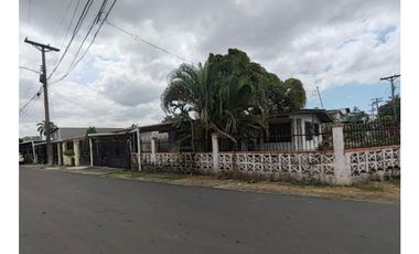 SE VENDE CASA EN RIO ABAJO