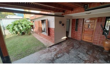 CASA DE 2 DORMITORIOS - UBICACION ESTRATEGICA