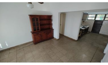 CASA DE 2 DORMITORIOS - UBICACION ESTRATEGICA