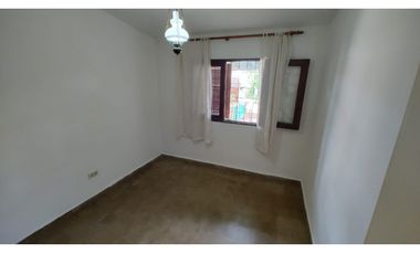 CASA DE 2 DORMITORIOS - UBICACION ESTRATEGICA