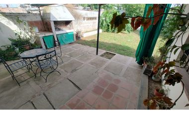 CASA DE 2 DORMITORIOS - UBICACION ESTRATEGICA