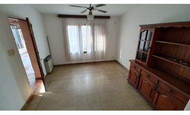 CASA DE 2 DORMITORIOS - UBICACION ESTRATEGICA