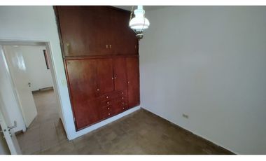 CASA DE 2 DORMITORIOS - UBICACION ESTRATEGICA