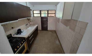 CASA DE 2 DORMITORIOS - UBICACION ESTRATEGICA