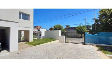 Depto moderno 3 amb con balcón y 2 baños + cochera