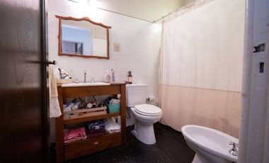PH EN VENTA 2 DORMITORIOS CON PATIO ZONA CENTRO