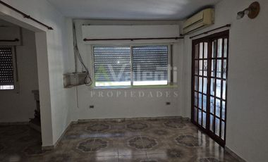 Casa PH en alquiler en Parque Johnston