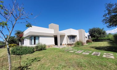 Casa quinta en venta de 294m2 ubicado en El Ceibal