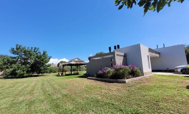 Casa quinta en venta de 294m2 ubicado en El Ceibal