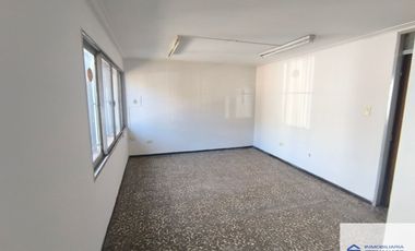 Casa en alquiler c/ cochera en Maipú