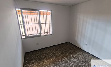 Casa en alquiler c/ cochera en Maipú