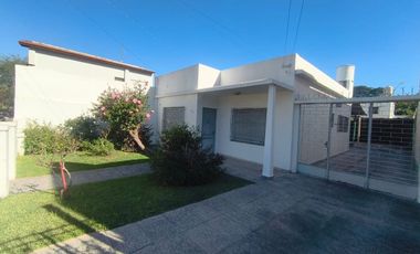 CASA 3 AMBIENTES JARDIN APTO CREDITO ALDO BONZI