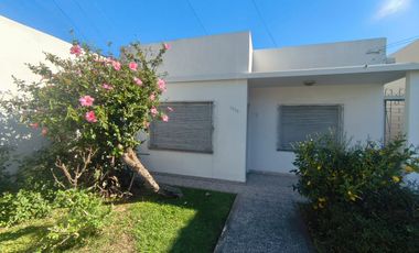 CASA 3 AMBIENTES JARDIN APTO CREDITO ALDO BONZI