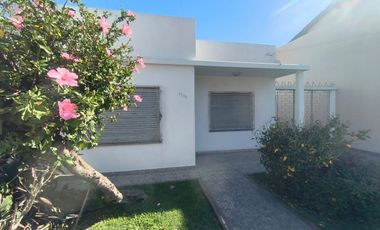 CASA 3 AMBIENTES JARDIN APTO CREDITO ALDO BONZI