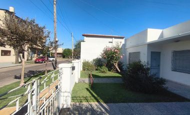 CASA 3 AMBIENTES JARDIN APTO CREDITO ALDO BONZI