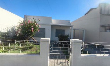 CASA 3 AMBIENTES JARDIN APTO CREDITO ALDO BONZI