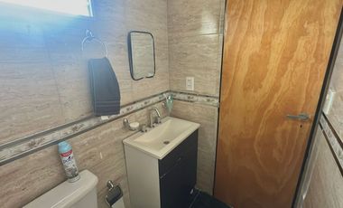 CASA 6 AMB. CON DOS DEPTOS EN VENTA ALMTE BROWN