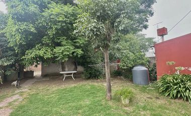 CASA 6 AMB. CON DOS DEPTOS EN VENTA ALMTE BROWN