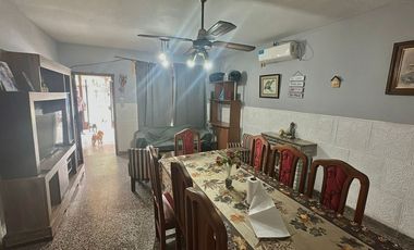 CASA 6 AMB. CON DOS DEPTOS EN VENTA ALMTE BROWN