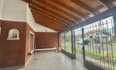 CASA 6 AMB. CON DOS DEPTOS EN VENTA ALMTE BROWN