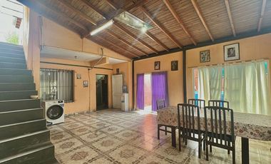CASA 6 AMB. CON DOS DEPTOS EN VENTA ALMTE BROWN
