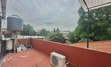 CASA 6 AMB. CON DOS DEPTOS EN VENTA ALMTE BROWN