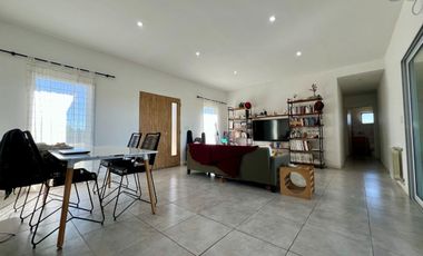ALQUILER CASA 4 AMBIENTES CON PILETA SAN SEBASTIAN